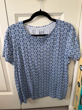 croft & barrow Blue and White Geometric Short Sleeve Top